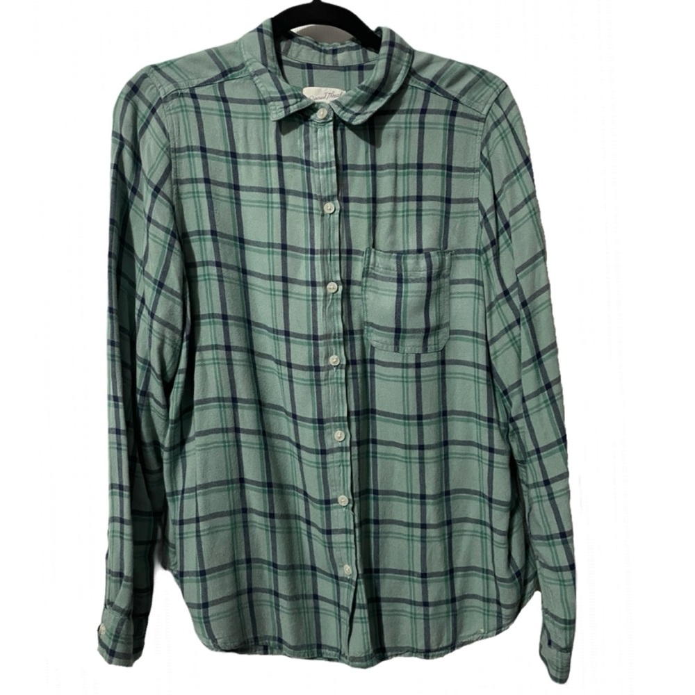 Universal Thread Green Blue Plaid Long Sleeve Collared Button Down Shirt